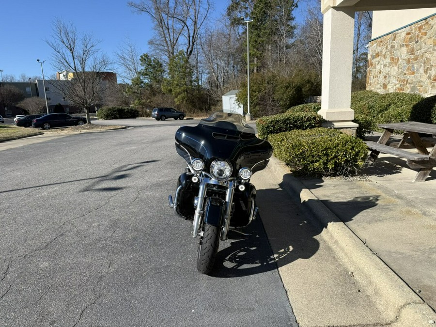 2020 Harley-Davidson® Ultra Limited Exclusive - Vivid Black - Peace Officer
