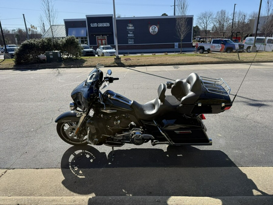 2020 Harley-Davidson® Ultra Limited Exclusive - Vivid Black - Peace Officer