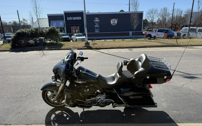 2020 Harley-Davidson® Ultra Limited Exclusive - Vivid Black - Peace Officer