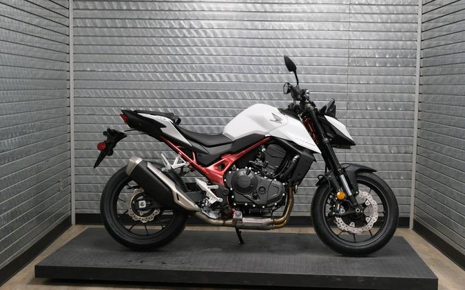 2025 HONDA CB750 HORNET