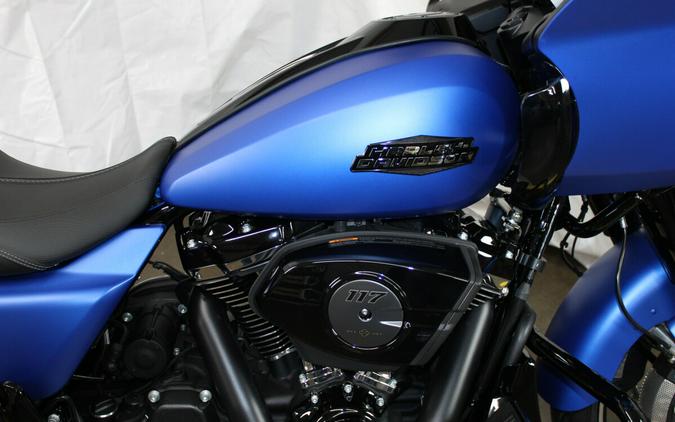 Harley-Davidson® Road Glide™ 2026 Aurora Blue Denim Black Trim