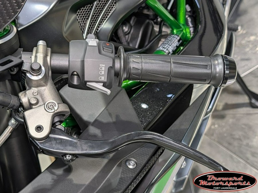 2026 Kawasaki Ninja H2 Carbon ABS
