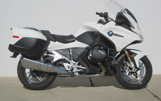 2022 BMW R 1250 RT Alpine White