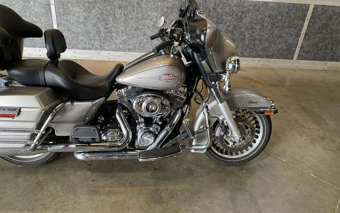 2009 Harley-Davidson® FLHTC - Electra Glide® Classic