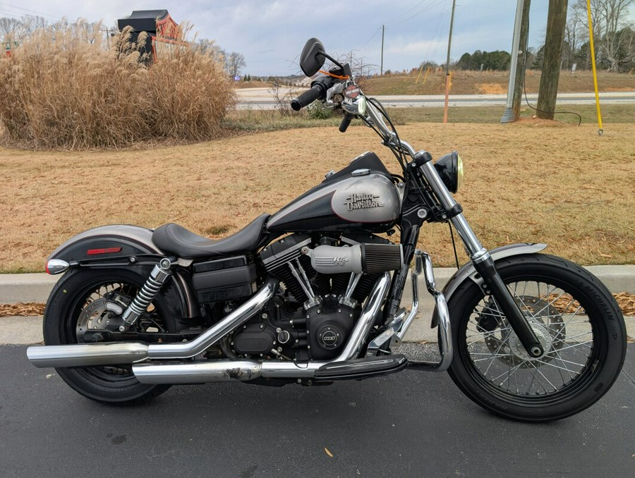 2016 Harley-Davidson® Street Bob® Two-Tone Billet Silver/Vivid Black