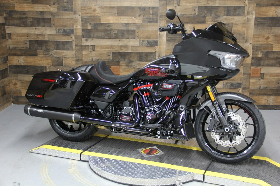 2024 Harley-Davidson CVO™ Road Glide® ST Raven Metallic