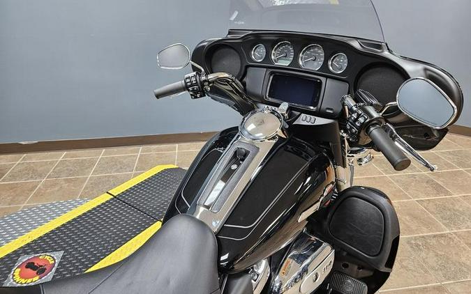 2024 Harley-Davidson® FLHTCUTG - Tri Glide® Ultra