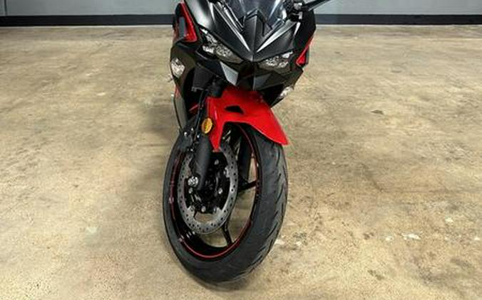 2024 Kawasaki Ninja® 500 ABS Passion Red/Metallic Flat Spark Black