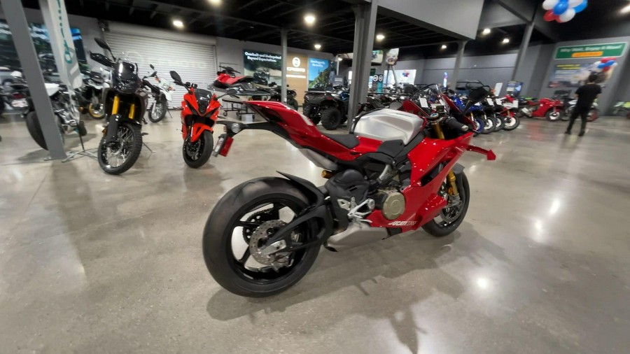 2026 Ducati PANIGALE V4 R