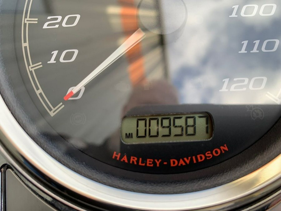 2014 Harley-Davidson® FLHR - Road King®