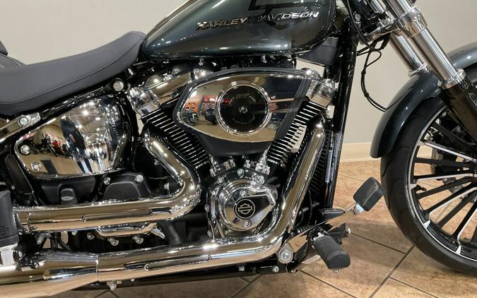 2026 Harley-Davidson® Breakout® Iron Horse Metallic Chrome Trim FXBR