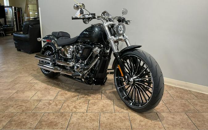 2026 Harley-Davidson® Breakout® Iron Horse Metallic Chrome Trim FXBR