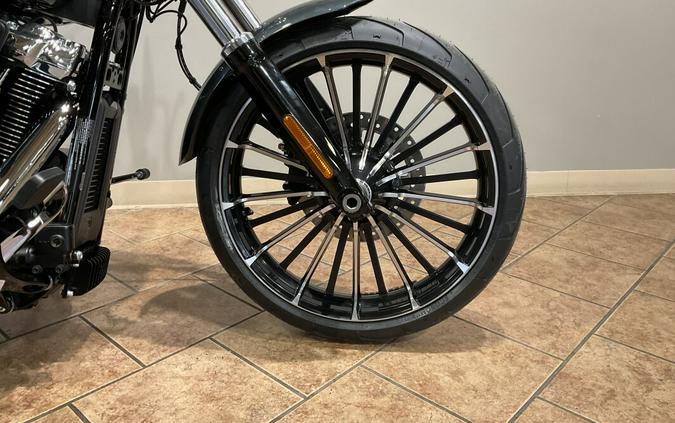 2026 Harley-Davidson® Breakout® Iron Horse Metallic Chrome Trim FXBR