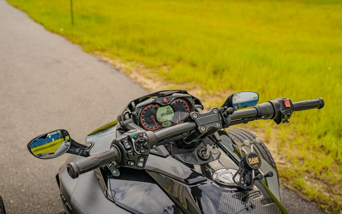 2015 Can-Am Spyder® F3 SE6