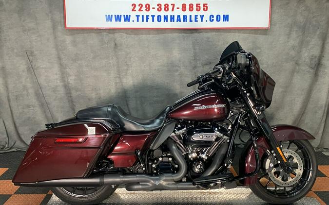 FLHXS 2018 Street Glide Special