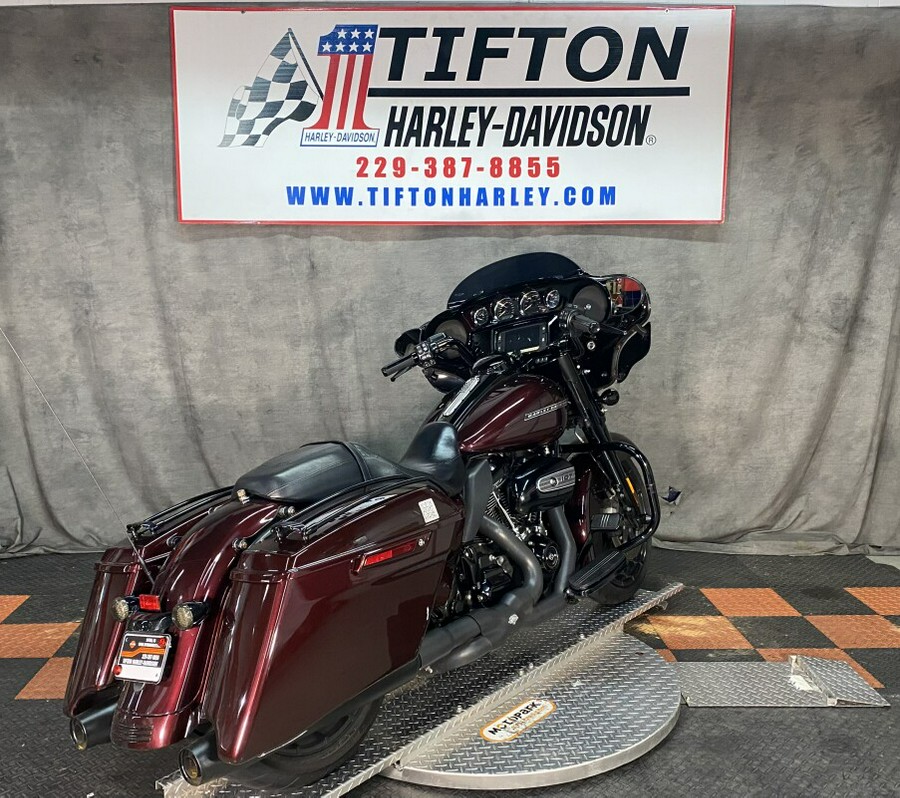 FLHXS 2018 Street Glide Special