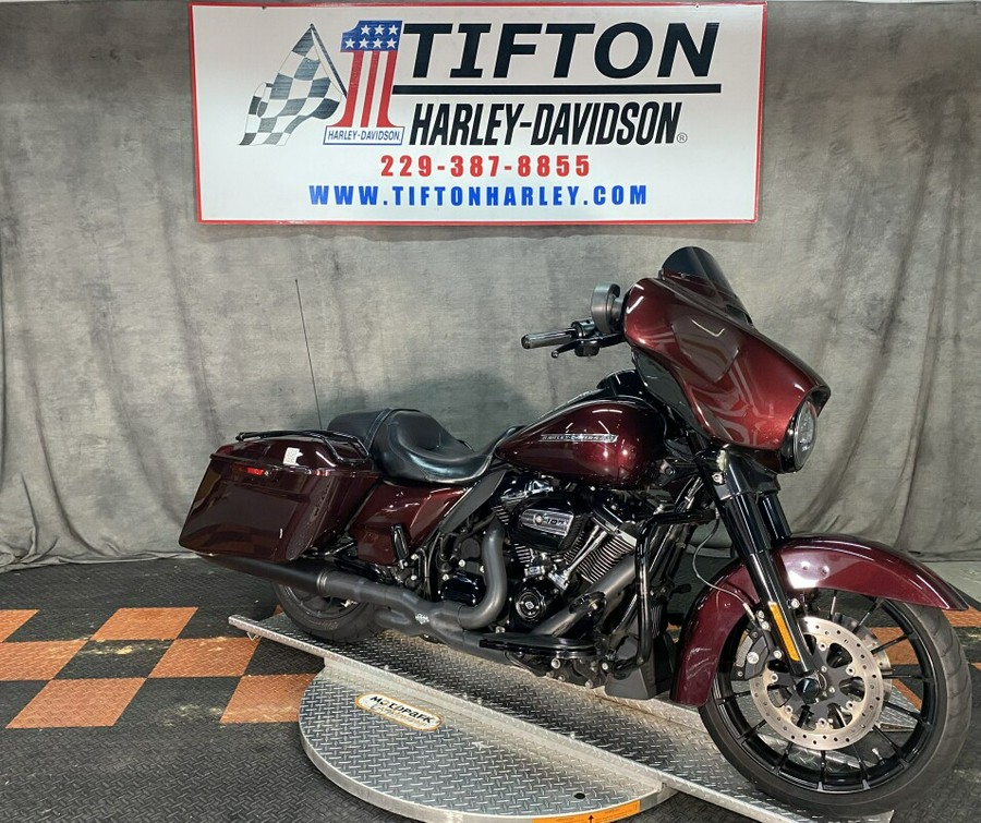 FLHXS 2018 Street Glide Special