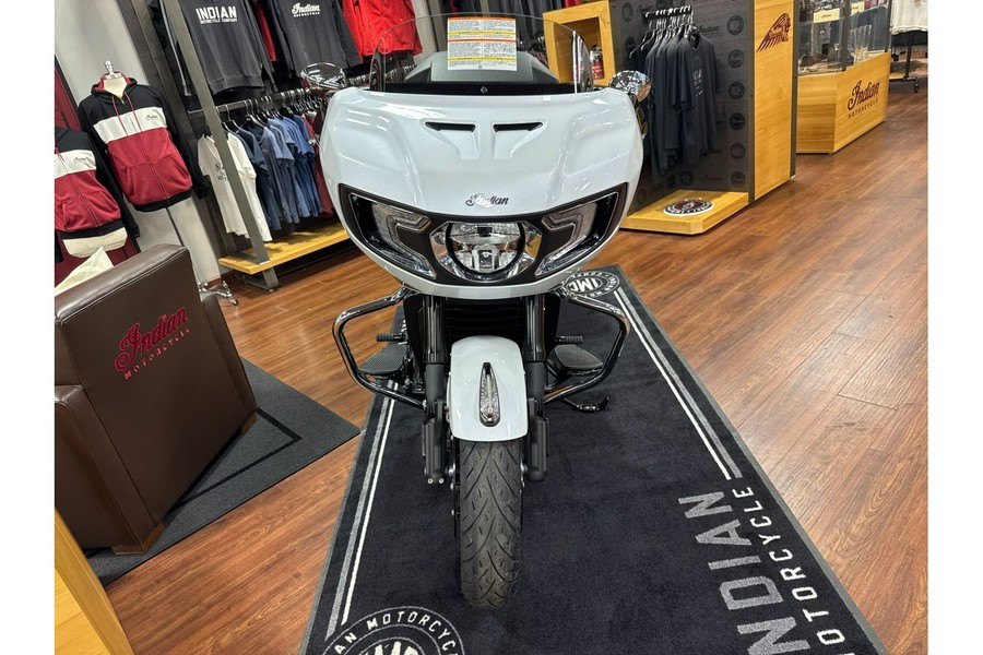 2025 Indian Motorcycle Challenger® Limited 112 with PowerBand Audio Package