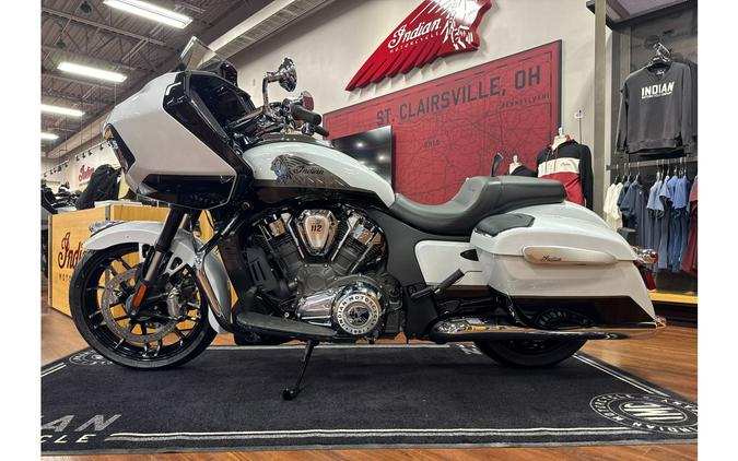2025 Indian Motorcycle Challenger® Limited 112 with PowerBand Audio Package