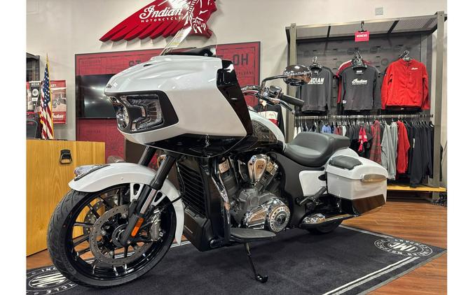 2025 Indian Motorcycle Challenger® Limited 112 with PowerBand Audio Package