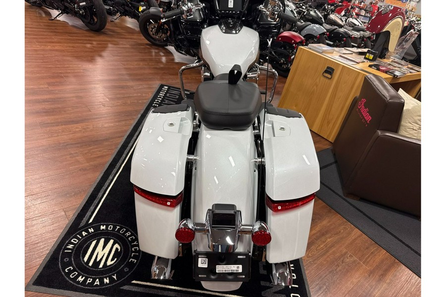 2025 Indian Motorcycle Challenger® Limited 112 with PowerBand Audio Package