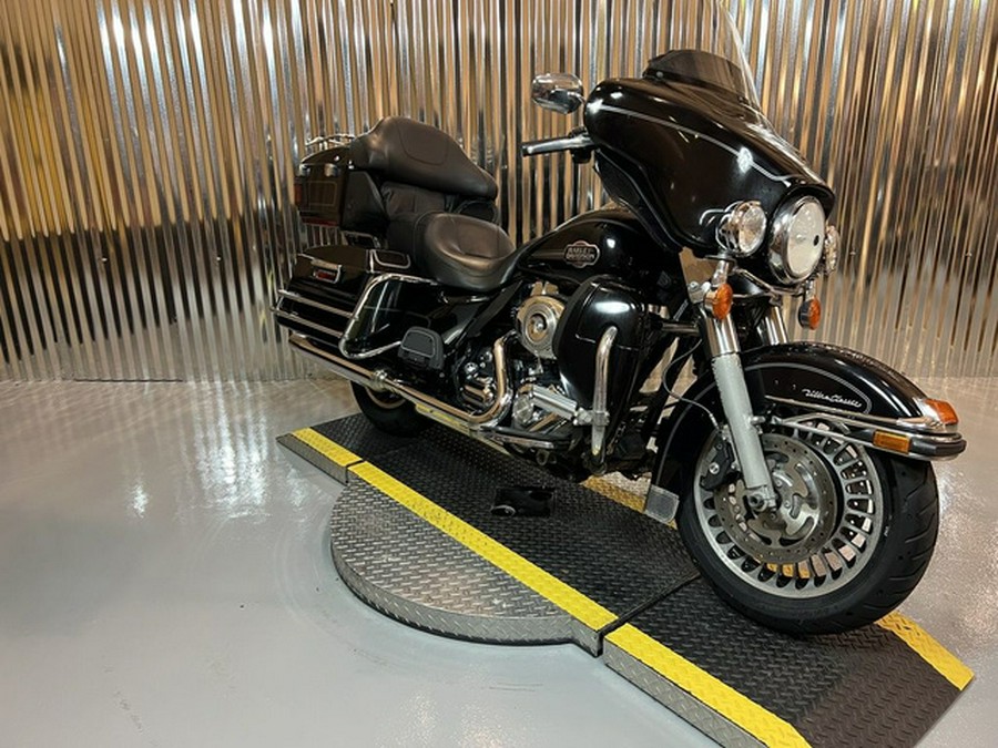 2011 Harley-Davidson FLHTCU - Ultra Classic Electra Glide