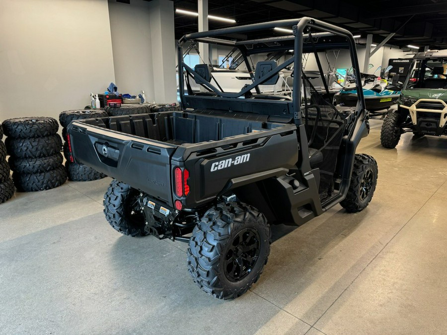 2024 Can-Am Defender DPS HD9