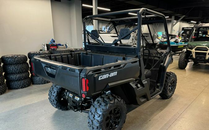 2024 Can-Am Defender DPS HD9