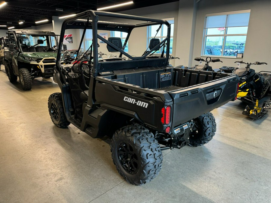 2024 Can-Am Defender DPS HD9