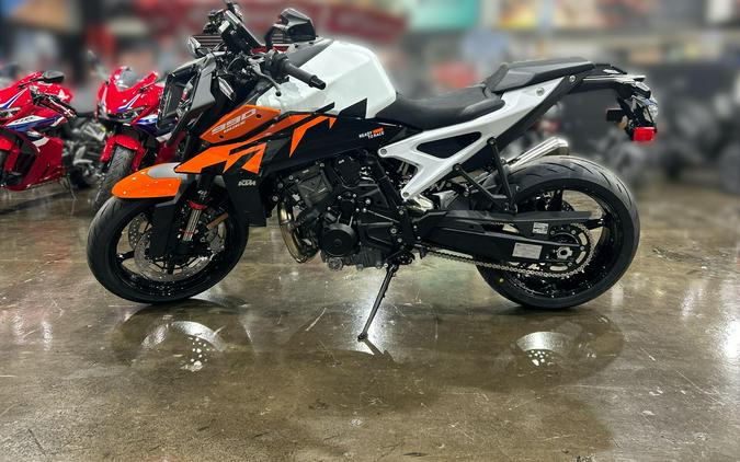 2027 KTM 990 DUKE