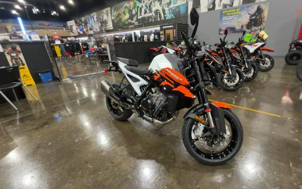2027 KTM 990 DUKE