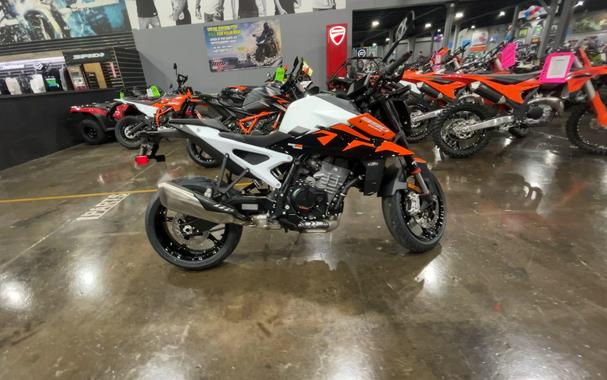 2027 KTM 990 DUKE
