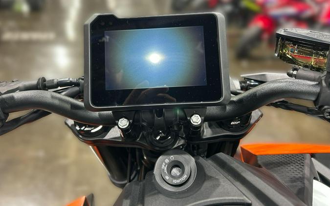 2027 KTM 990 DUKE