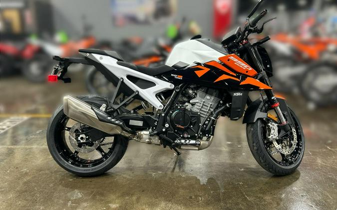 2027 KTM 990 DUKE