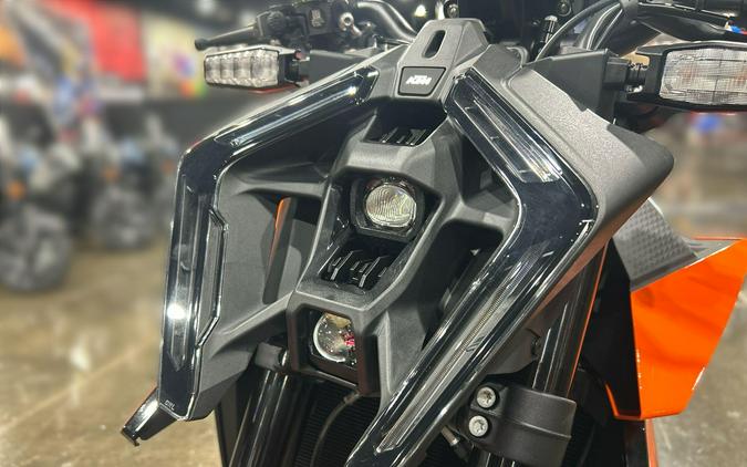 2027 KTM 990 DUKE