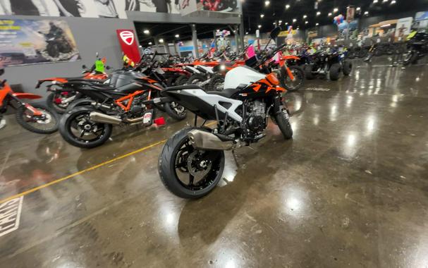 2027 KTM 990 DUKE