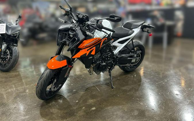 2027 KTM 990 DUKE