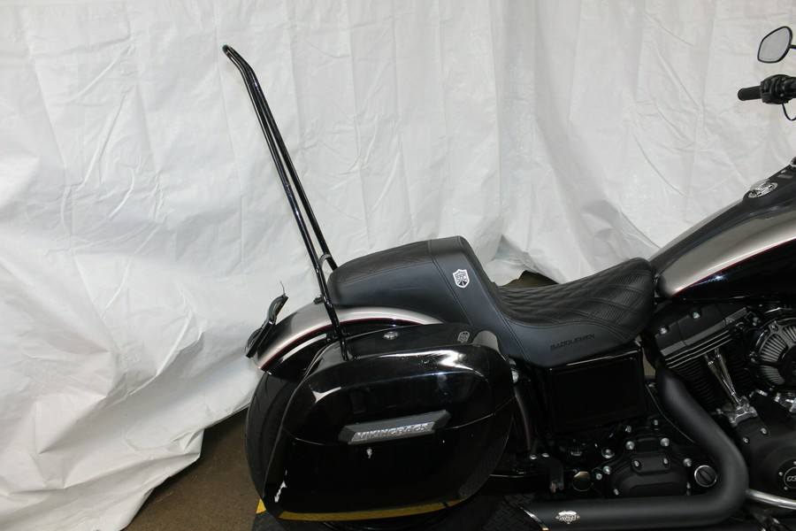 2016 Harley-Davidson® Street Bob® BIL SLVR/V BLK W/PINSTRIPE