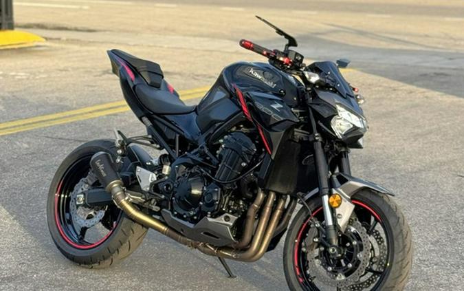 2023 Kawasaki Z900 ABS Metallic Black/Graphite Gray/Flat Black