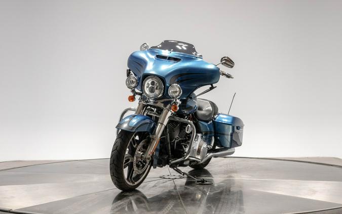 2014 HARLEY-DAVIDSON FLHX STREET GLIDE in Daytona Blue