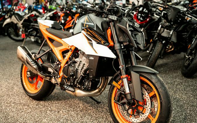 2026 KTM Duke 990 R