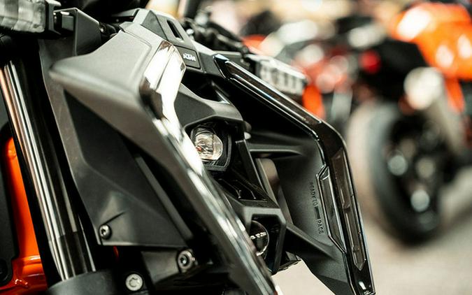 2026 KTM Duke 990 R