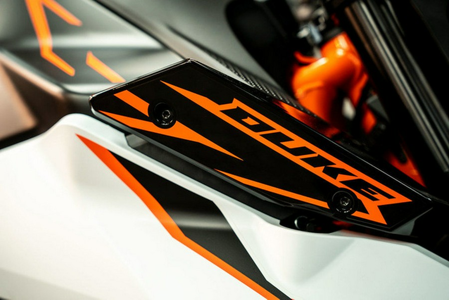 2026 KTM Duke 990 R