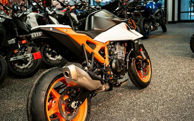 2026 KTM Duke 990 R