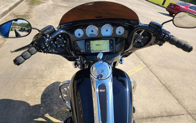 2014 Harley-Davidson® FLHXS - Street Glide® Special