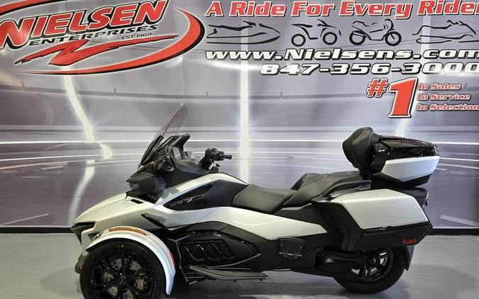 2024 Can-Am® Spyder RT Limited Dark Wheels