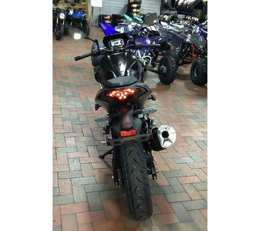 2024 Kawasaki Z500 SE ABS