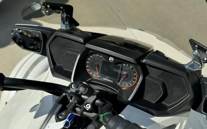 2017 Can-Am® Spyder® F3-S 6-Speed Semi-Automatic (SE6)