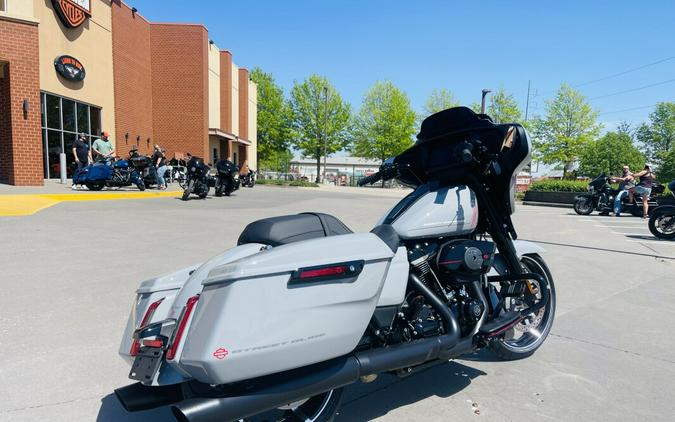 2024 Harley-Davidson Street Glide® w/ El Roy Pinstripes FXST