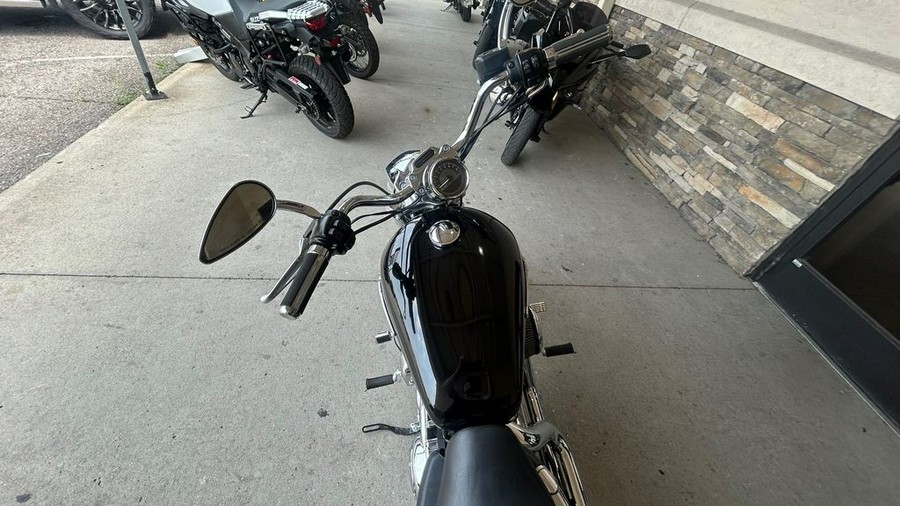 2016 Harley-Davidson® XL1200C - Sportster® 1200 Custom